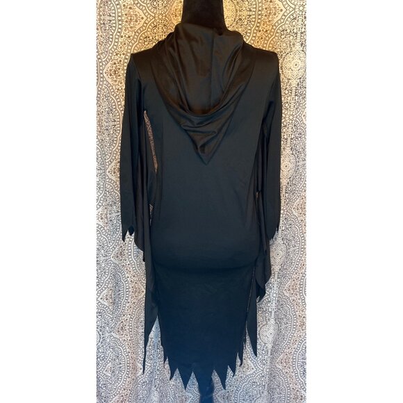 Adult Scream-Inspired Black Hooded Costume Dress With Jagged Hem & Bloody Knife - Picture 4 of 7